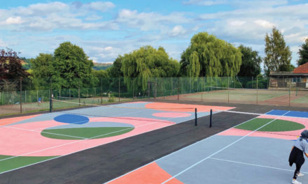 영국 테니스 코트의 색채디자인