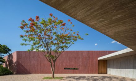 라틴 아메리카 주거용 건축에서 색소 콘크리트의 영향