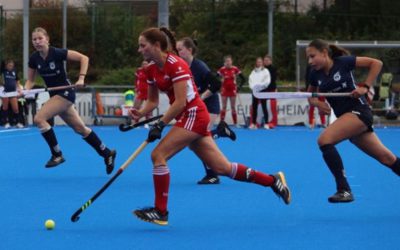 하키 경기장 바닥이 파란색인 이유는?