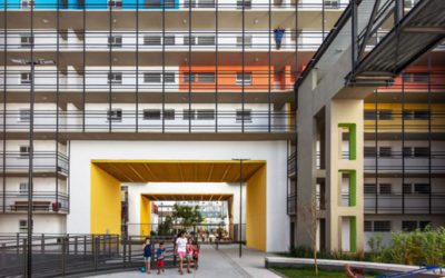 머무르게 하는 색, 관계를 만드는 공간