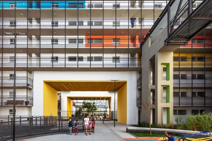 머무르게 하는 색, 관계를 만드는 공간