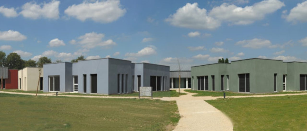 의료시설이 아니라 삶의 공간처럼, FAM ‘L’essor’의 건축색채